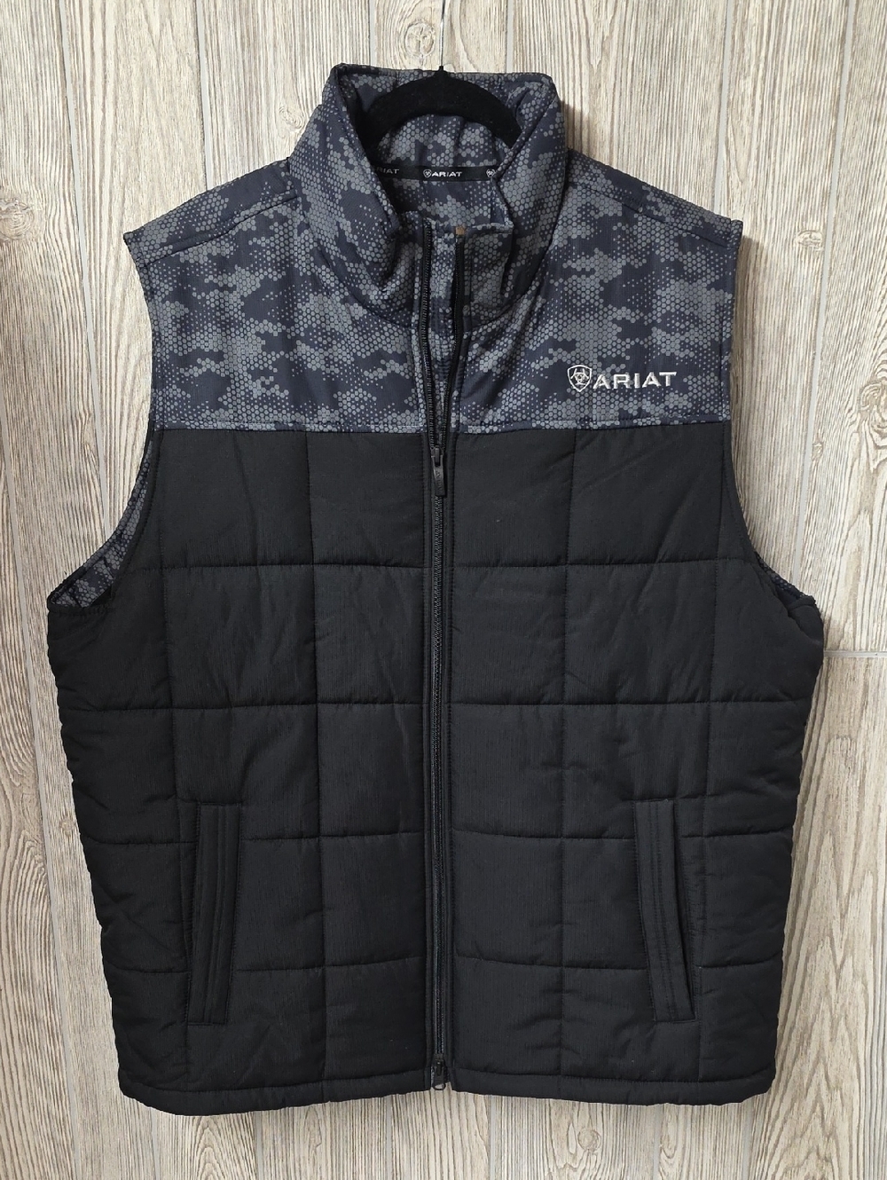 Ariat Colorblock Crius Insulated Black Digi Camo Vest Mens Size XL